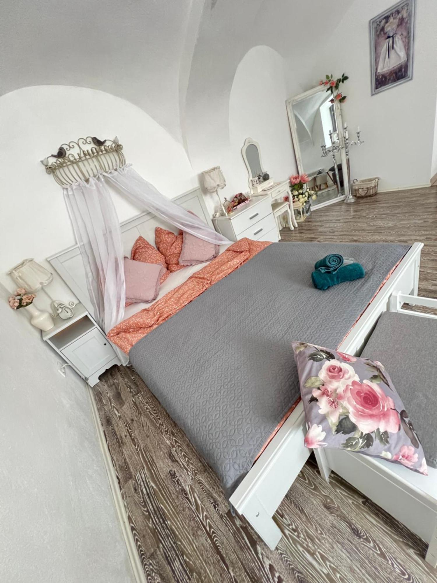 Korona Apartman Секешфехервар Экстерьер фото